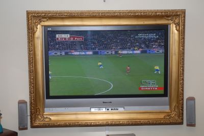 Cornice per televisione